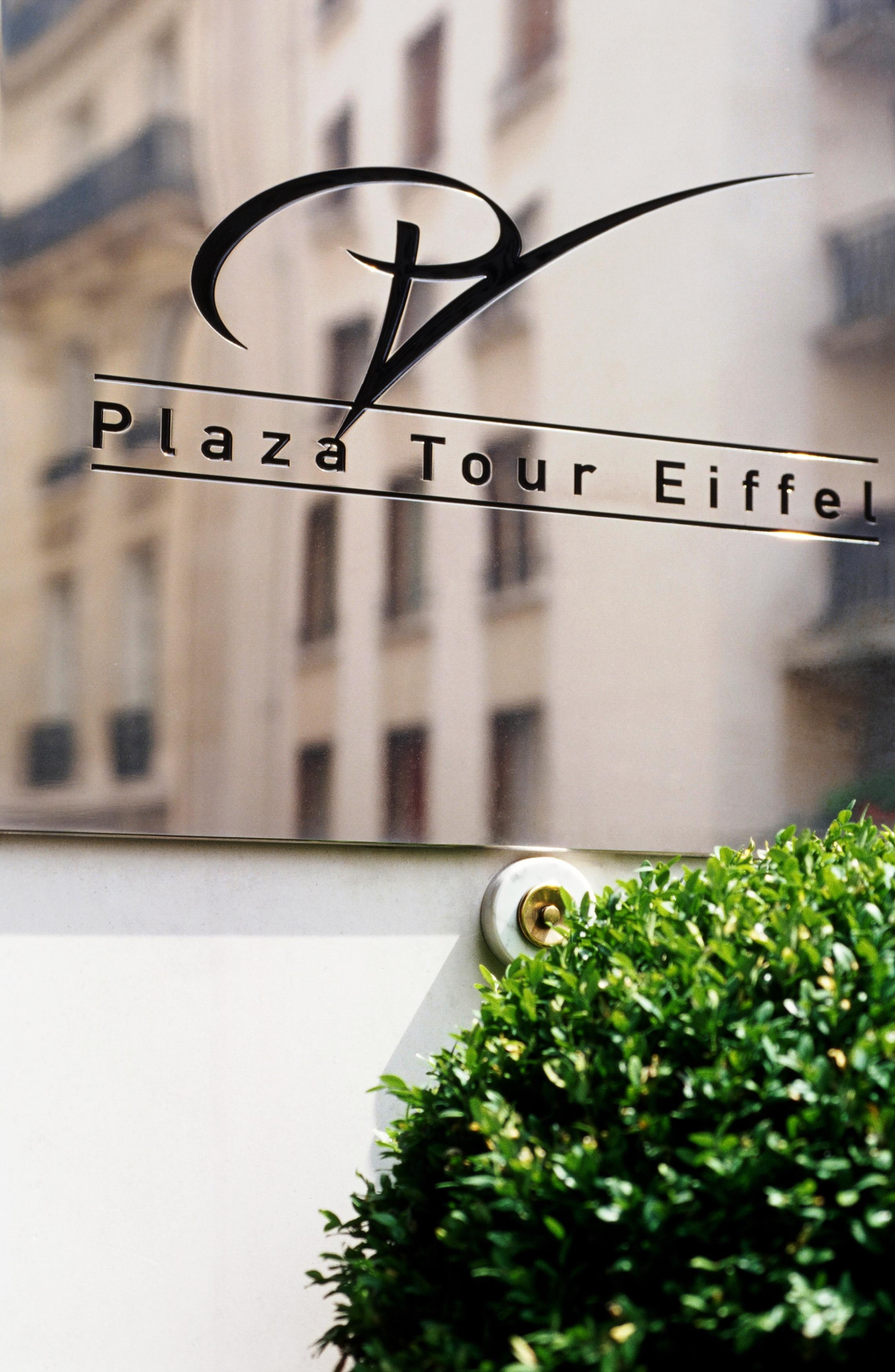 Plaza Tour Eiffel Hotel Paris Exterior photo